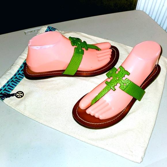 TORY BURCH Moore Pebbled Leather T Strap Sandals